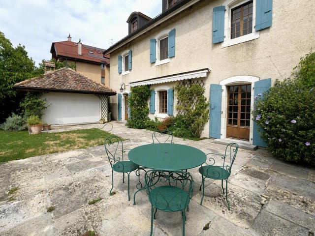 Magnifique propriété de 6,5 pièces dans un corps de ferme avec grand jardin privatif