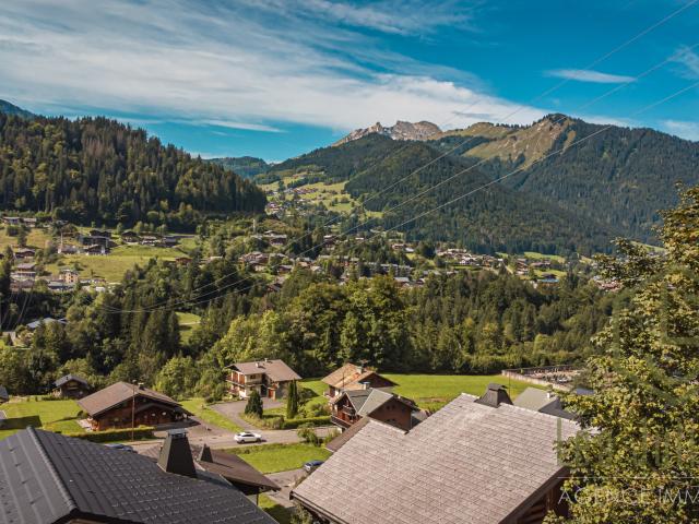 MAGNIFIQUE APPARTEMENT RÉCENT AVEC TERRASSES MONTRIOND
