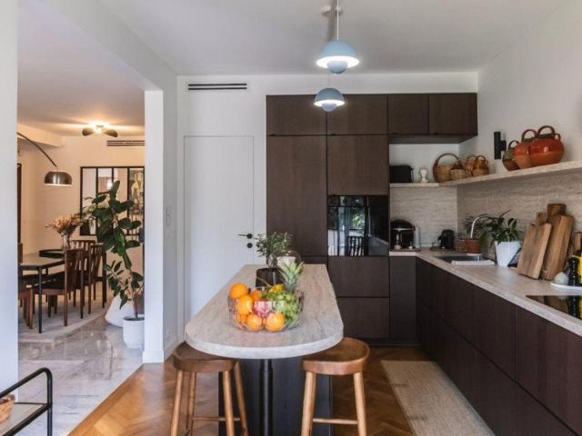 Magnifique appartement rénové par un architecte dans une rés. 99m² Nice