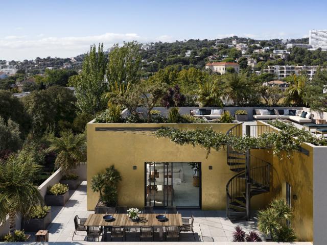 MAGNIFIQUE APPARTEMENT T5 DERNIER ETAGE AVEC TERRASSE PRADO PLAGE