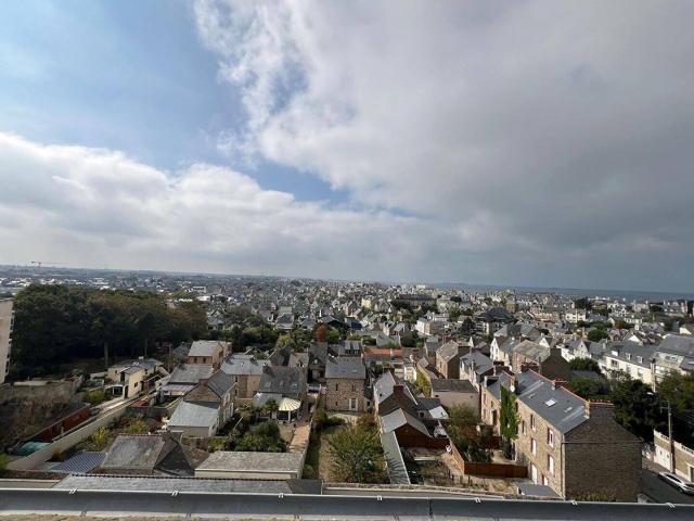 MAGNIFIQUE APPARTEMENT T5