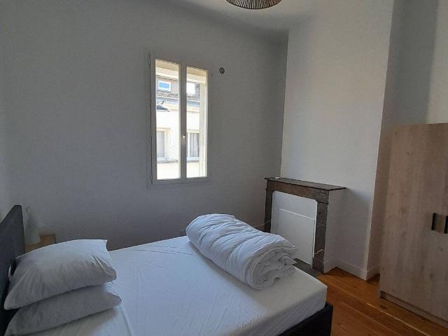 Magnifique appartement T2 meublé de 40 m2 refait à neuf proche du lycée Magendie Bordeaux centre