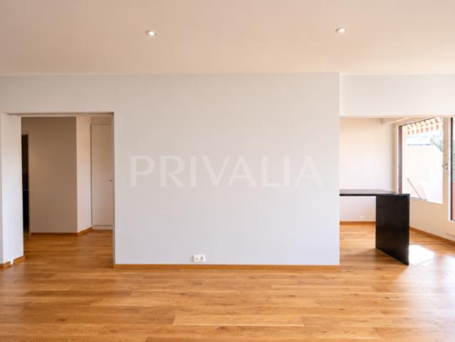 Magnifique appartement traversant en étage élevé