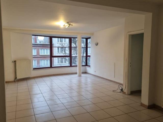 Magnifique appartement 2ch rénové avec une grande terrass.