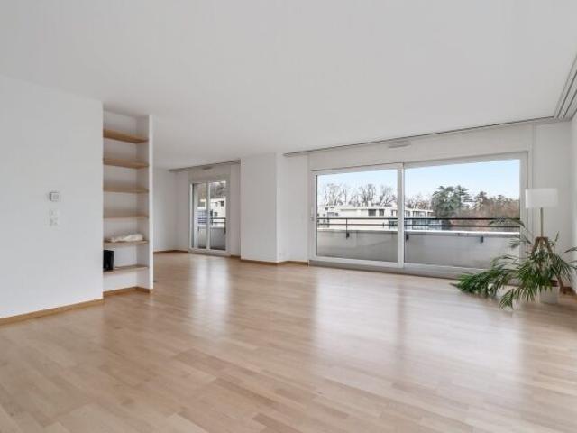 Magnifique appartement 6.5 pièces au rez