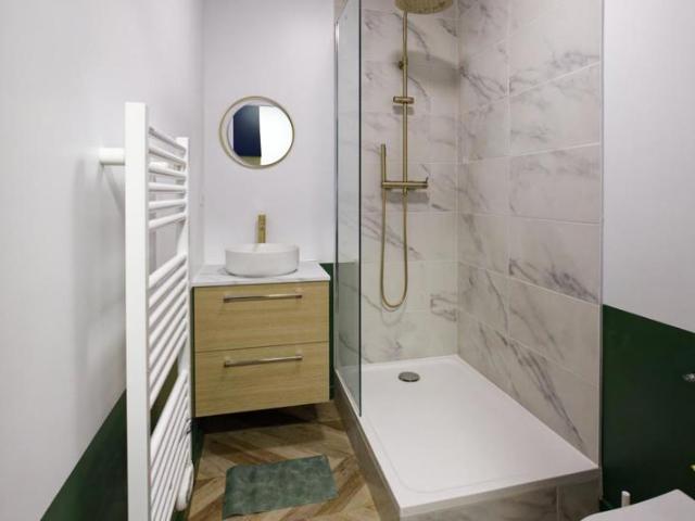 Magnifique chambre en colocation avec salle de bain privative Proche Centre la Rochelle