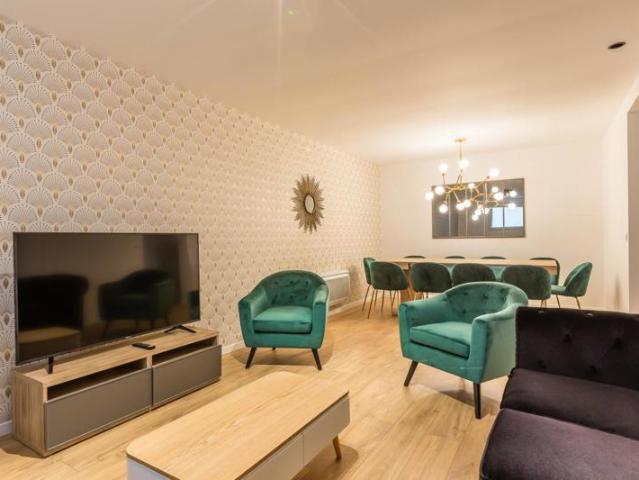 Magnifique chambre en colocation entièrement meublée et équipée avec salle de bain privée – Hôpital Bicêtre métro 14