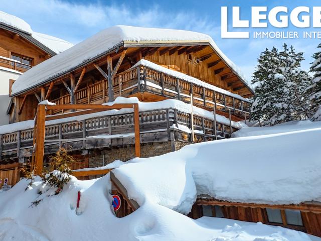 MAGNIFIQUE CHALET 7 CHAMBRES A VENDRE A L ALPE D HUEZ