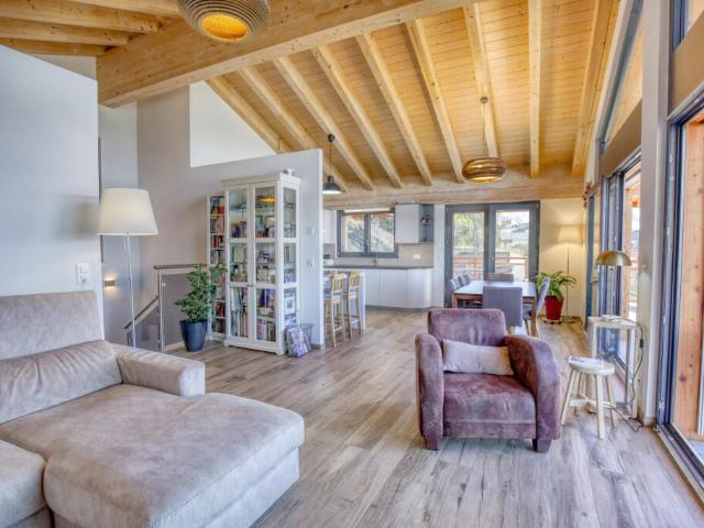 Magnifique chalet au bord du bisse à Nendaz !