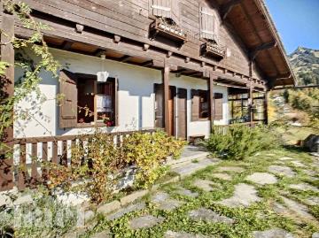 Magnifique Chalet de 4.5 pièces avec vue aux montagnes.