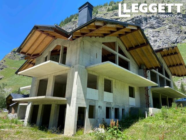Magnifique chalet de prestige à Champagny le Haut – Projet neuf à achever dans un environnement exceptionnel