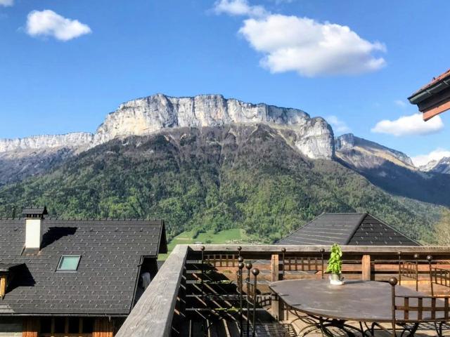 Magnifique chalet familial avec vue panoramique imprenable 235m² Alex