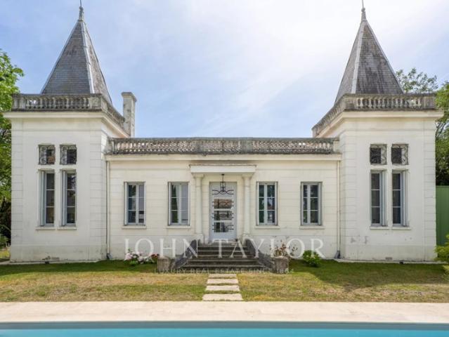 MAGNIFIQUE CHARTREUSE RÉNOVÉE PAR ARCHITECTE – JARDIN PAYSAGER – DÉPENDANCE PISCINE GARAGE