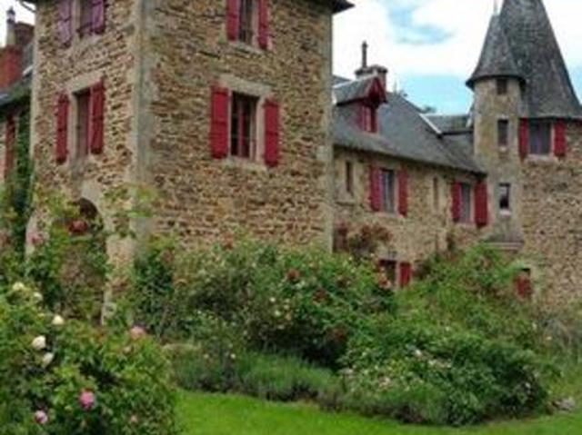 Magnifique château restauré du XIVe siècle à Lagra