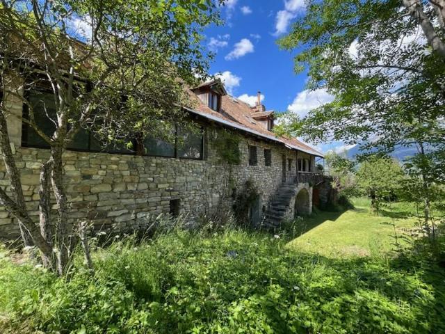 Magnifique corps de ferme à rénover entièrement et son chale. 430m² Selonnet Chabanon Selonnet