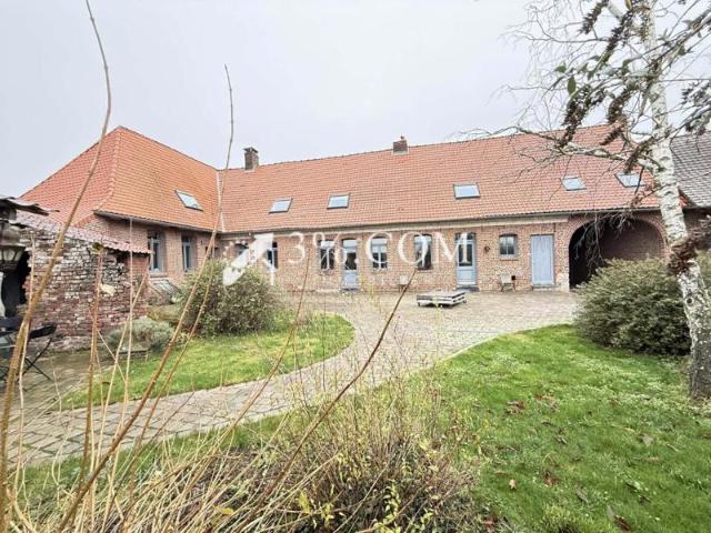 MAGNIFIQUE CORPS DE FERME 291 m2 5 CH