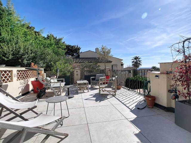 Magnifique Duplex avec vue mer à pied du centre ville