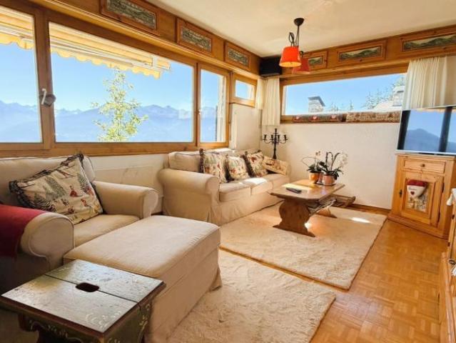 Magnifique duplex de 4.5 pces Spacieux et lumineux Lieu très calme Superbe vue Bien situé