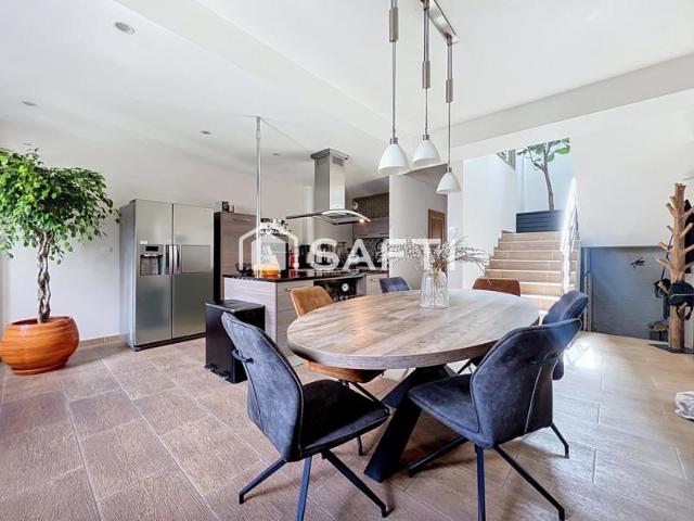 Magnifique duplex situé à 5 min à pied de la gare !