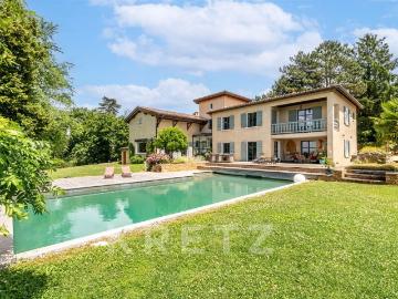 Magnifique Demeure avec vue et Terrain constructible 436m² Limonest