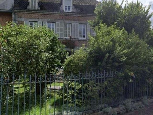 Magnifique demeure de charme au bord de la Meuse avec vue pa. 326m² Fumay