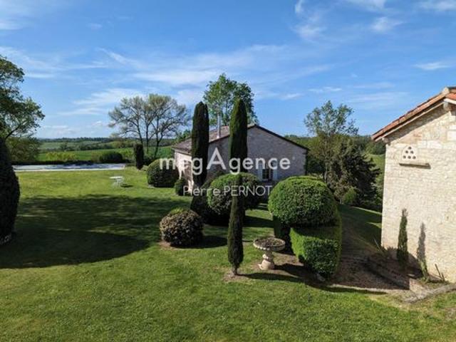 Magnifique Domaine restauré avec parc paysagé de 2 hectares