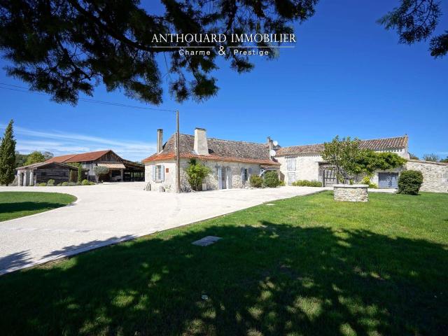Magnifique ensemble en campagne 407m² Issigeac