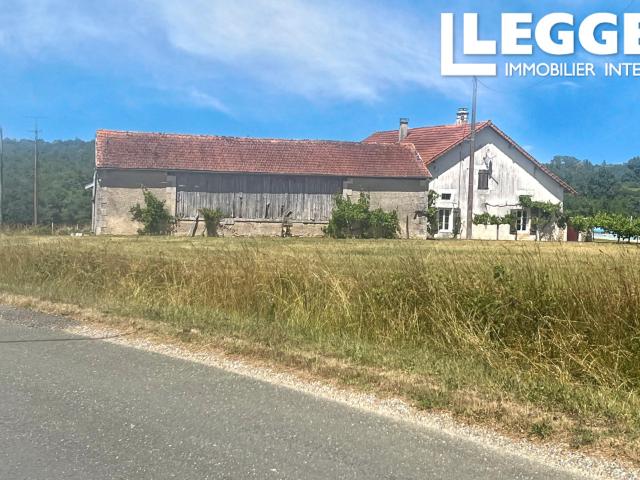 Magnifique ferme rénovée avec piscine, grange, atelier, de nombreuses dépendances et TERRAIN !
