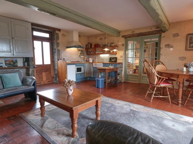 Magnifique fermette avec grange près de Onlay avec vue à couper
