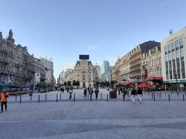 MAGNIFIQUE FLAT COMPLETEMENT RENOVE