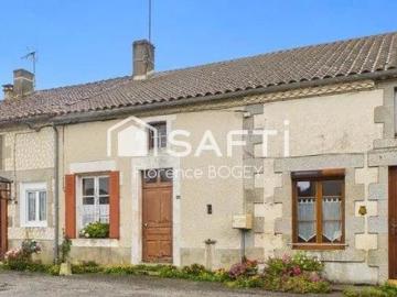 Magnifique hameau de trois maisons avec dépendances et plus de cinq hectares attenants