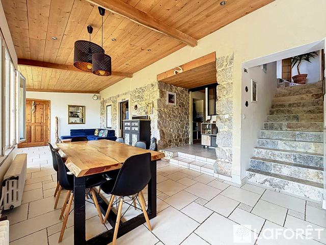 Maison à Menton 4 pièces de 110 m2 jardin piscine 110m² Menton