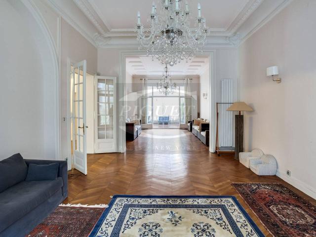 MAGNIFIQUE HOTEL PARTICULIER ENTIEREMENT RESTAURE !