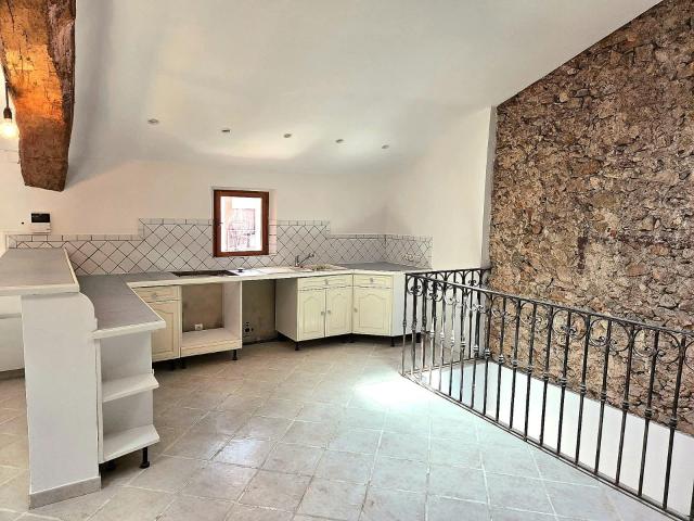 MAGNIFIQUE LOFT T2 – 75 m² + PARKING PRIVATIF