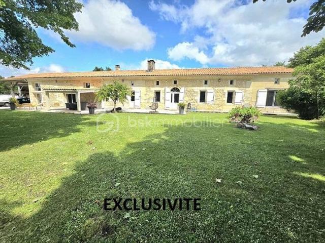 MAGNIFIQUE LONGERE RENOVEE DE 379 M2 AVEC 4 CHAMBRES ET PISCINE SUR 1.8 HECTARES !
