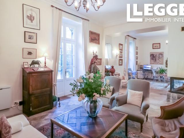 Magnifique partie indépendante du château du 18ème siècle à vendre proche de Quissac