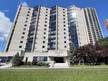 Magnifique Penthouse 2 ch. meublé – Vue Montréal – Métro – Piscine – 1200 pi²