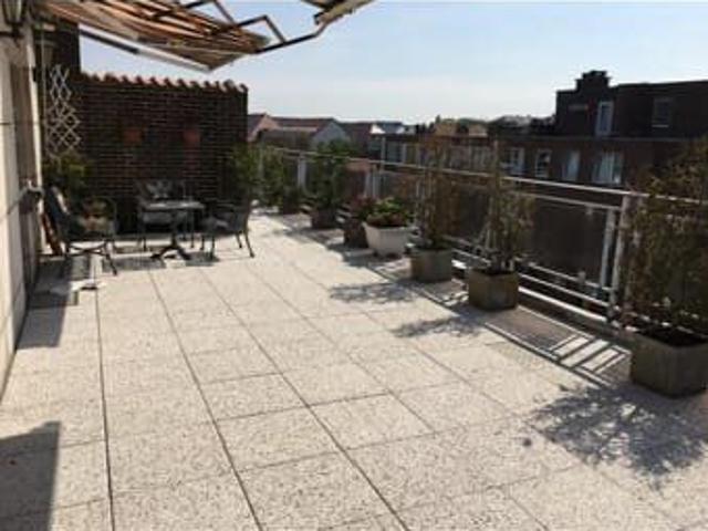 Magnifique Penthouse rénové. Bien rare et de qualité