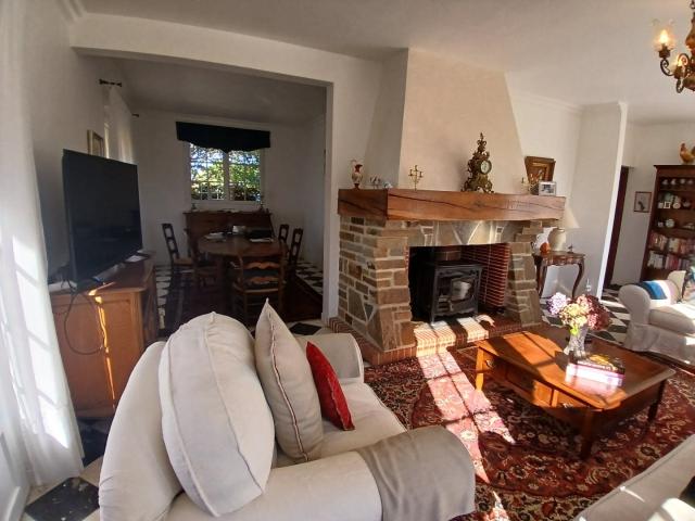 Magnifique Périgourdine de 4 chambres, offrant une vue impre. 133m² Saint Priest les Fougères