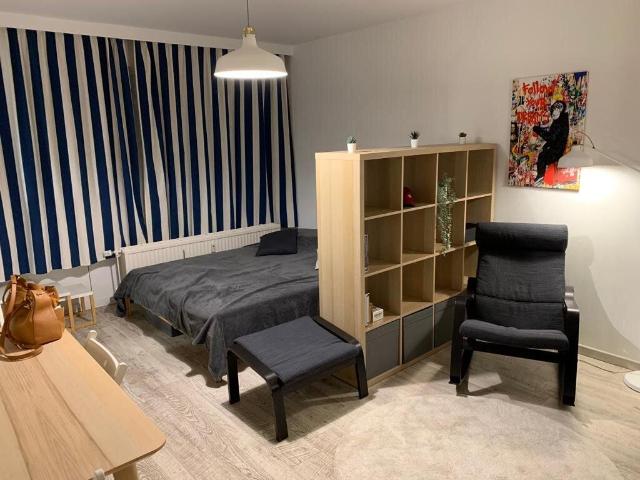 magnifique petit appartement meublé avec parking