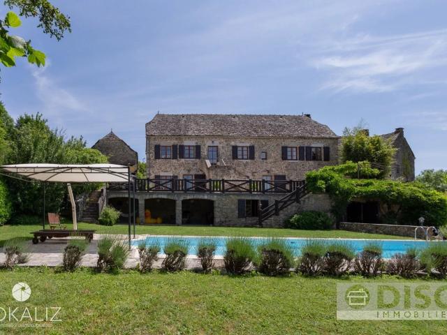 Magnifique propriété avec maison d’amis, piscine, maison ann. 557m² Saint André de Najac