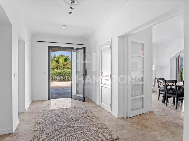 Magnifique propriété bénéficiant d’un cadre de vie privilégi. 250m² Grasse