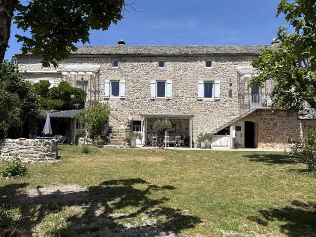 Magnifique Propriete Caussenarde Situee Dans Un Hameau 203m² Nant