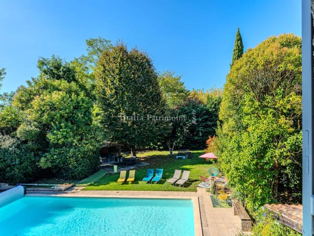 Magnifique propriété de 500 m2 sur parc de 7 200 m2 500m² Bordeaux