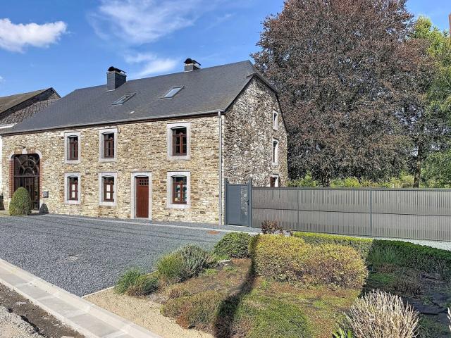 Magnifique propriété de 5 chambres au coeur de Lavacherie