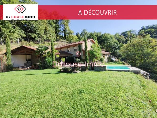 Magnifique propriété de 7 pièces avec piscine et grand terrain et bâtiment professionnel, à Saint Vérand