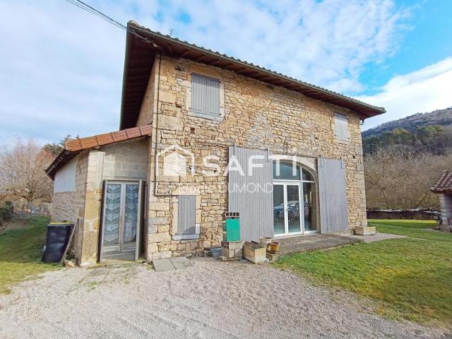 Magnifique propriété de 250 m2 habitable sur terrain arboré de 11038 m2