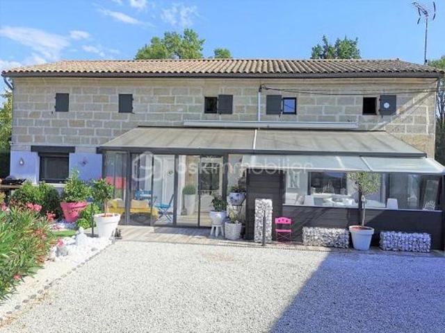 MAGNIFIQUE PROPRIETE DE 257 M2 AVEC 6 CHAMBRES, 4 SDB, PISCINE ET UN GITE DE 67 M2 AVEC 2 CHAMBRES !
