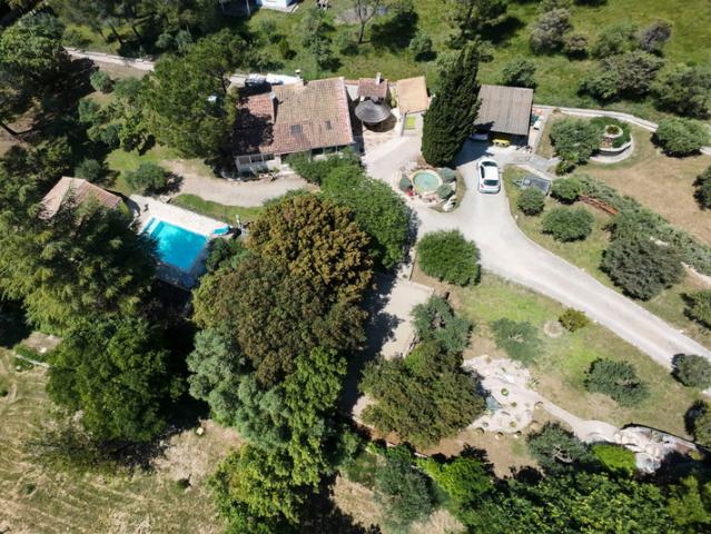 Magnifique Propriété de caractère de 10 500 m2 en Languedoc Rousillon