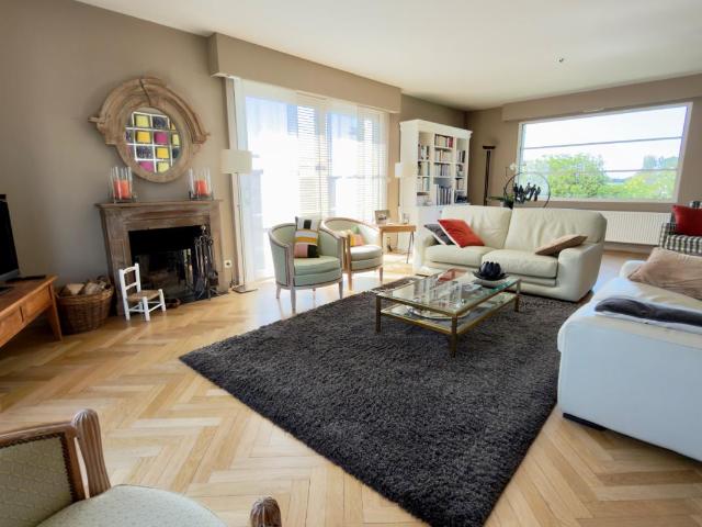 MAGNIFIQUE PROPRIETE DE SEMI PLAIN PIED ERIGEE SUR PLUS DE 1300 M²
